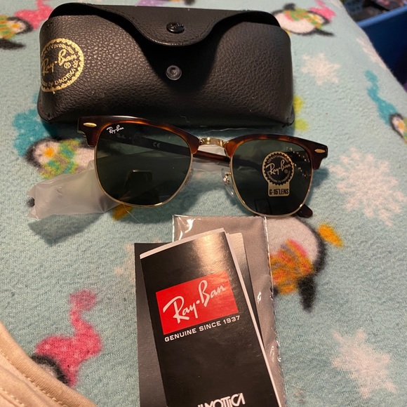 Brand new never worn authentic Ray Ban sunglasses - Picture 3 of 3